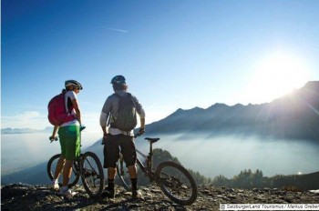 Tag på cykeltur i Salzburgerland