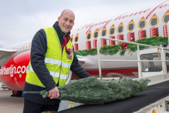 Hos airberlin kommer juletræet gratis med om bord
